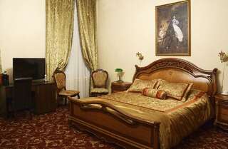 Гостиница Камергерский Москва Улучшенный двухместный номер с 2 отдельными кроватями-1