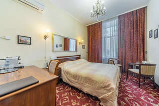 Гостиница Камергерский Москва Улучшенный двухместный номер с 1 кроватью-1