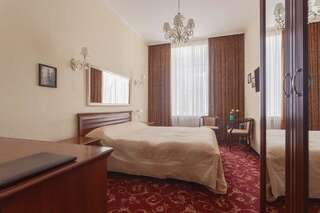 Гостиница Камергерский Москва Улучшенный двухместный номер с 1 кроватью-1