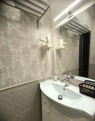 Гостиница Камергерский Москва Улучшенный двухместный номер с 1 кроватью-7