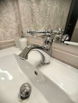 Гостиница Камергерский Москва Улучшенный двухместный номер с 1 кроватью-6