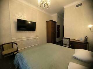 Гостиница Камергерский Москва Улучшенный двухместный номер с 1 кроватью-2